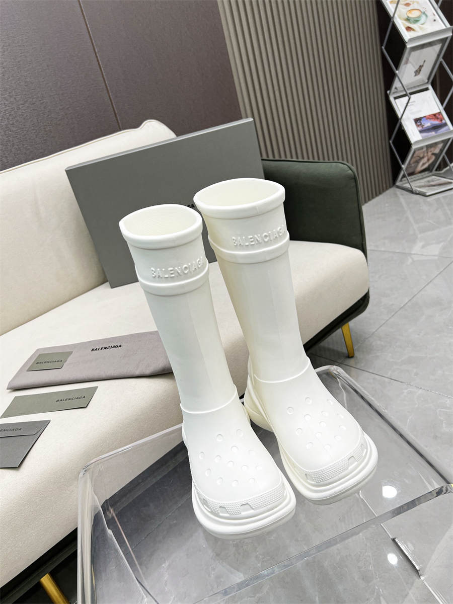Balenciaga Crocs co-branded cave rain boots