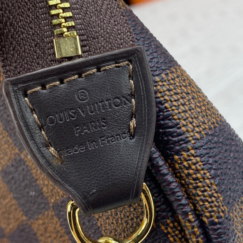 Louis Vuitton MINI POCHETTE ACCESSOIRES