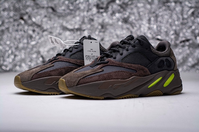 YEEZY 700 RUNNER 36-47