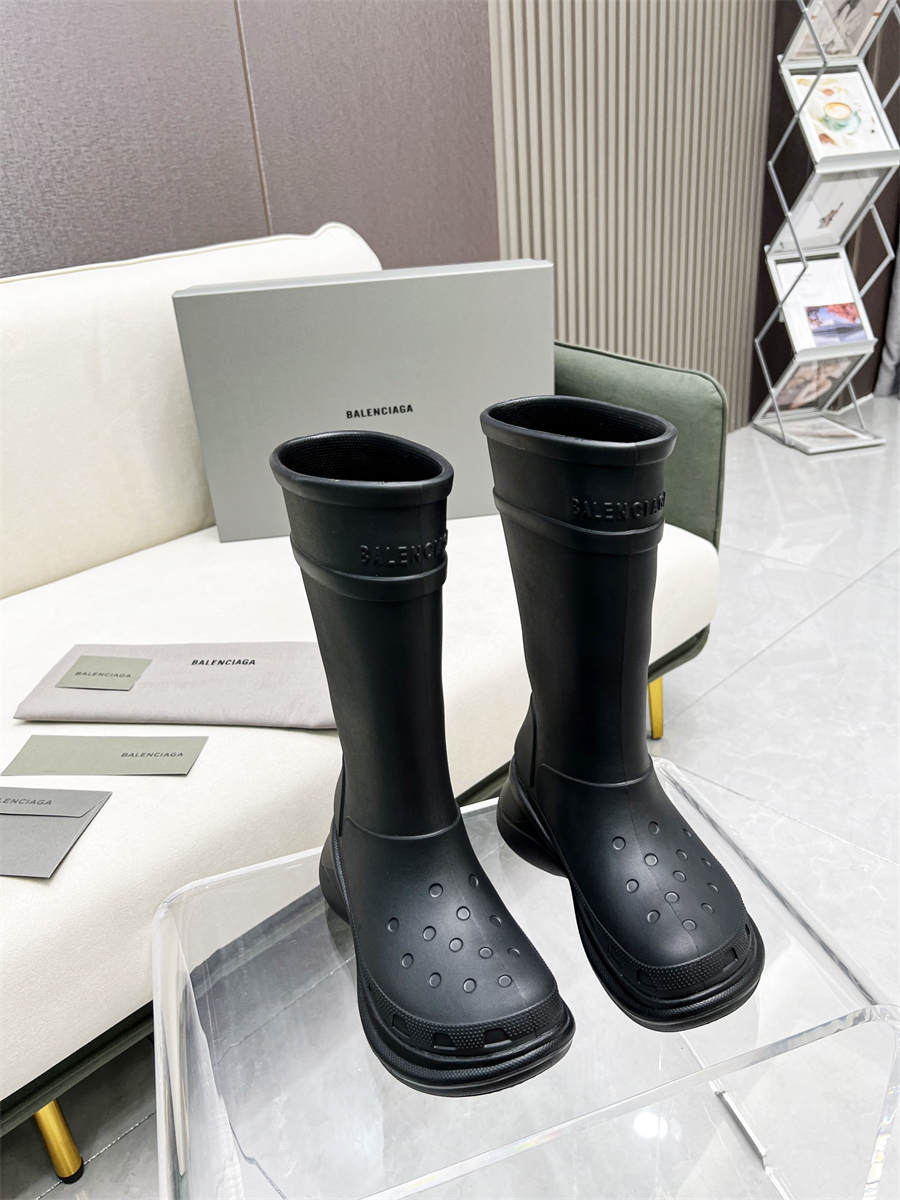Balenciaga Crocs co-branded cave rain boots