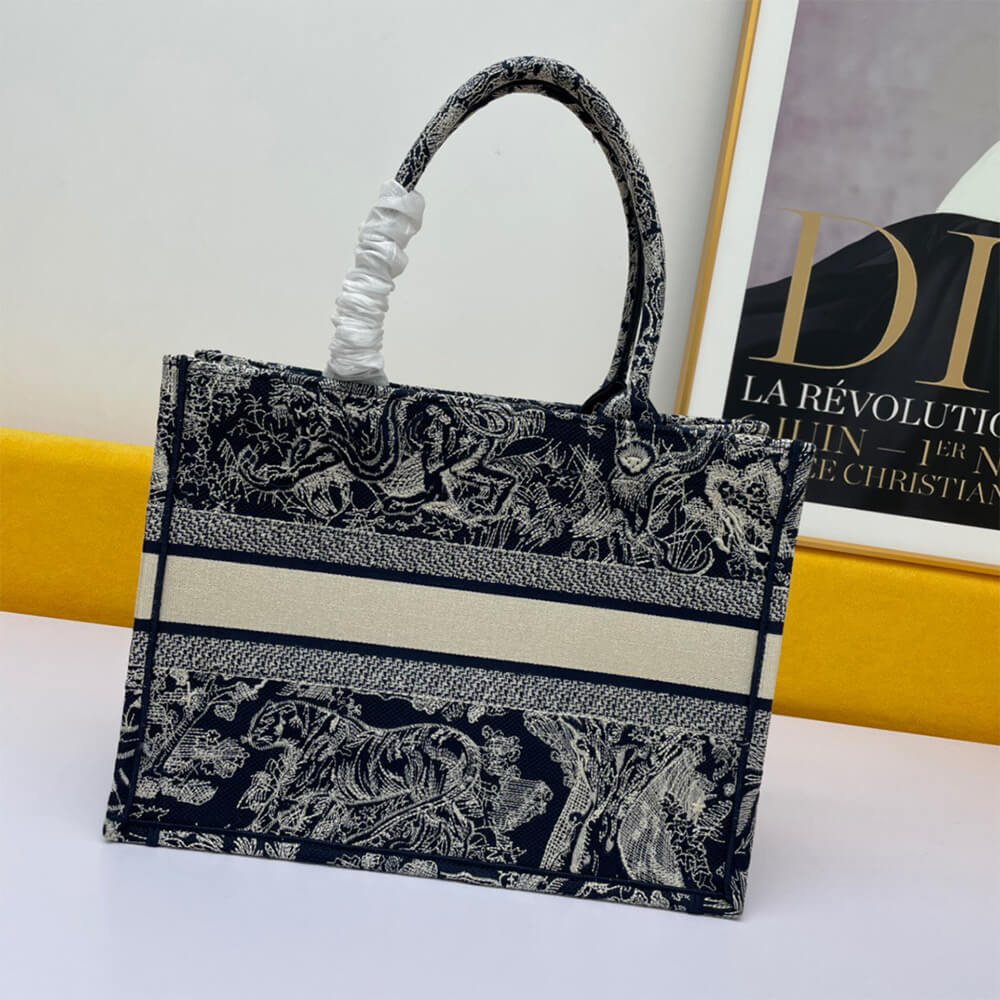 Dior SMALL DIORAMOUR DIOR BOOK TOTE