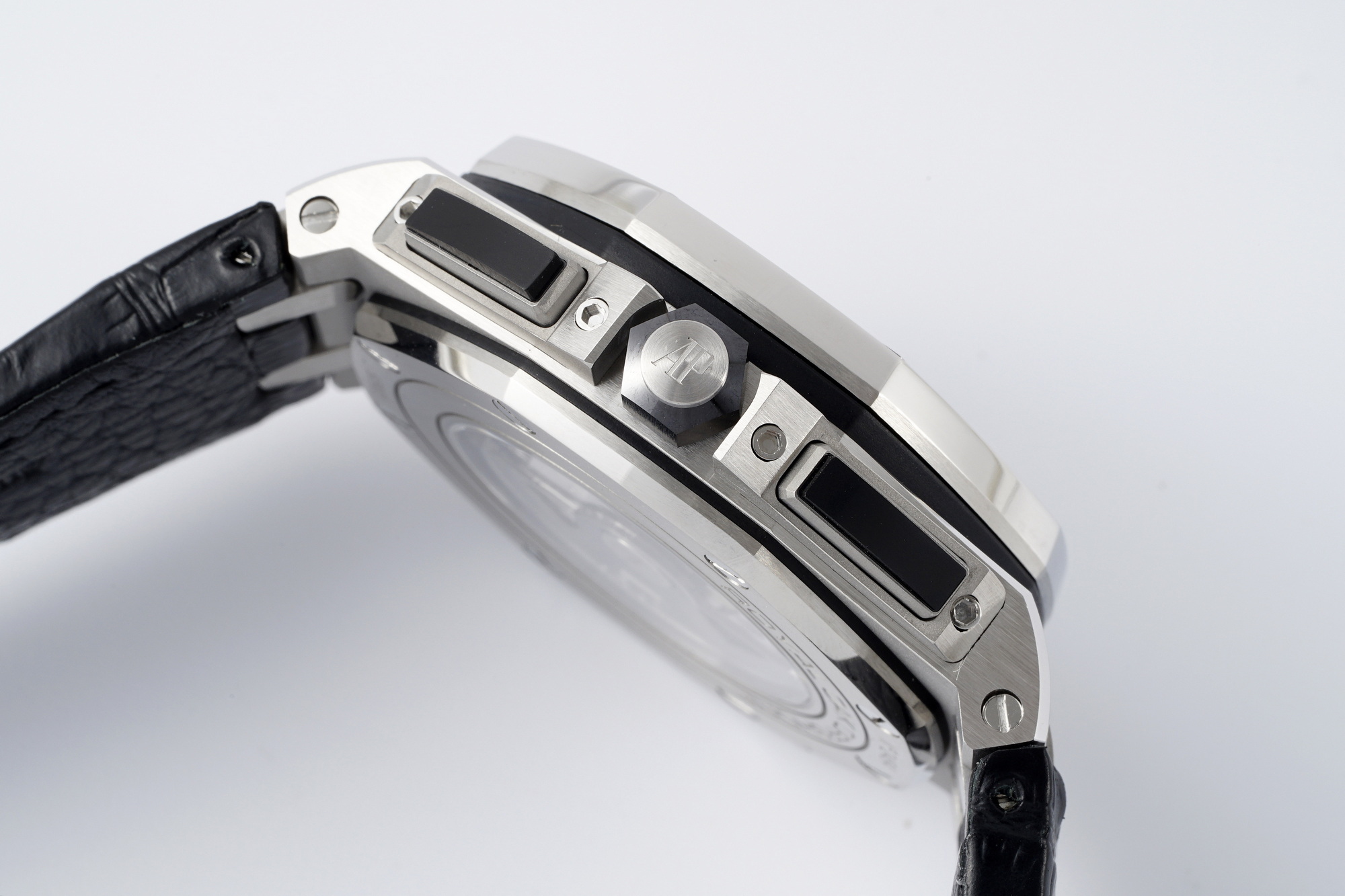 Royal Oak Offshore 44 mm, Black Ref. 26412PT.OO.A002CR.01