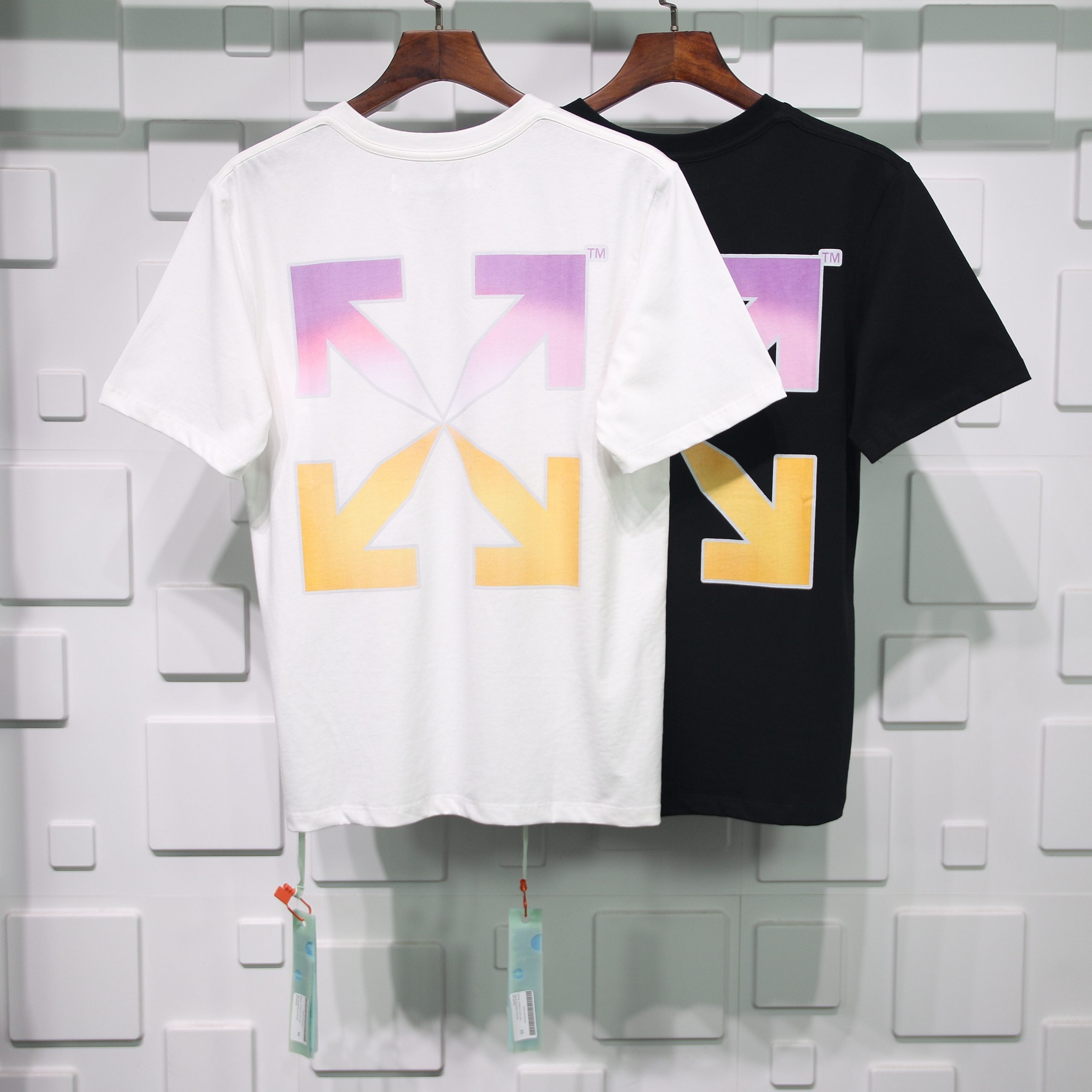 OFF WHITE ARROW T-SHIRT