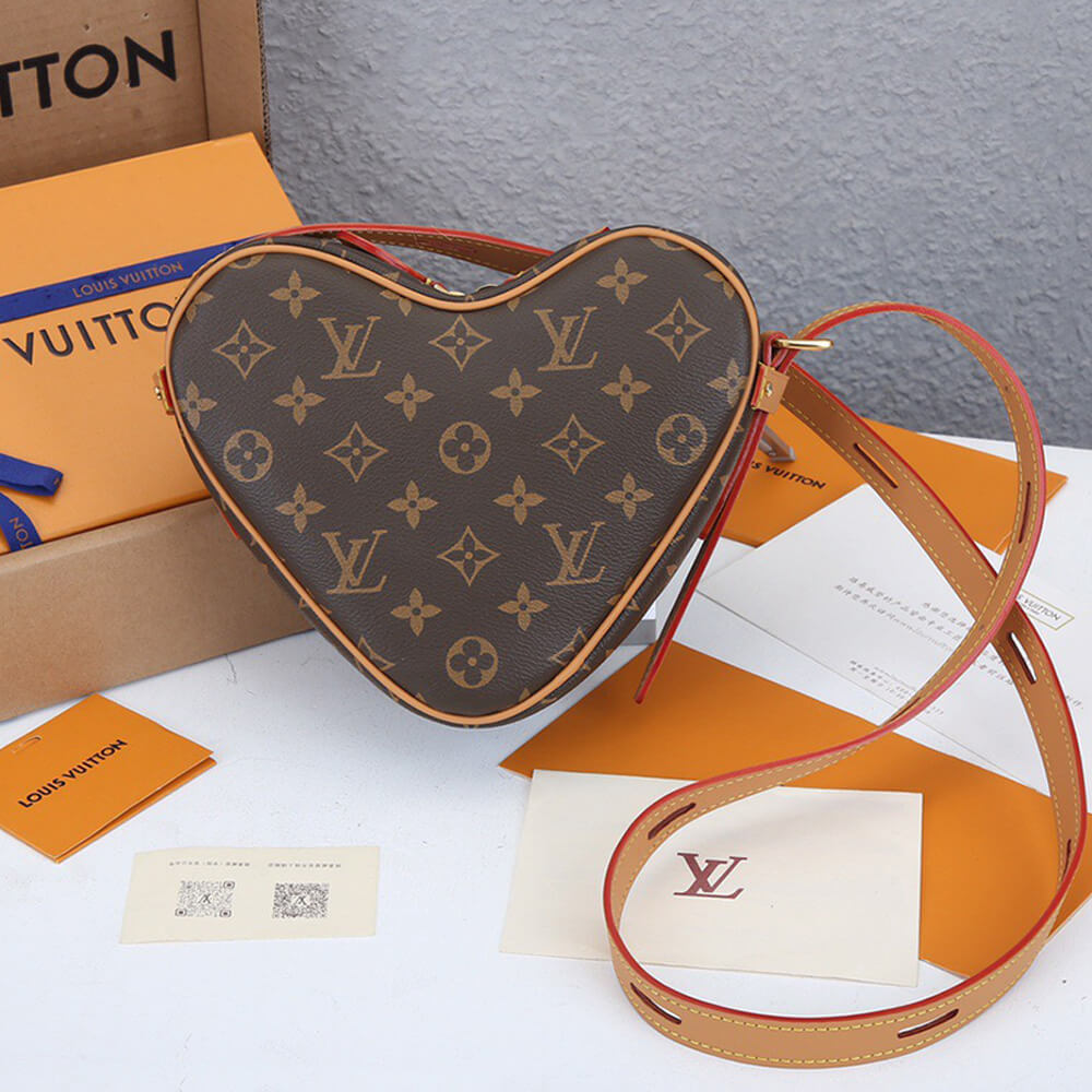 Louis Vuitton Game On Coeur