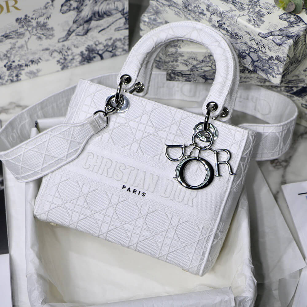 Dior DIOR MEDIUM LADY D-LITE BAG