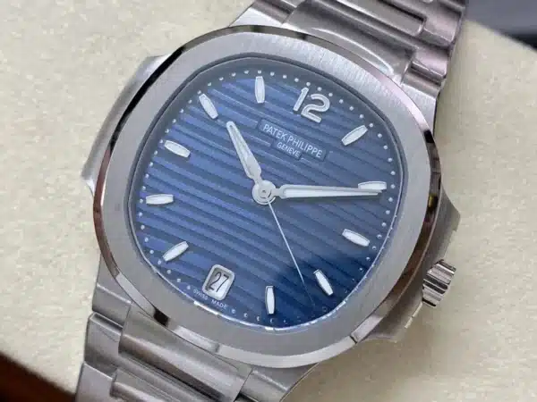 Nautilus 7118/1A-001 Ladies Automatic.  35.2 mm,Steel,