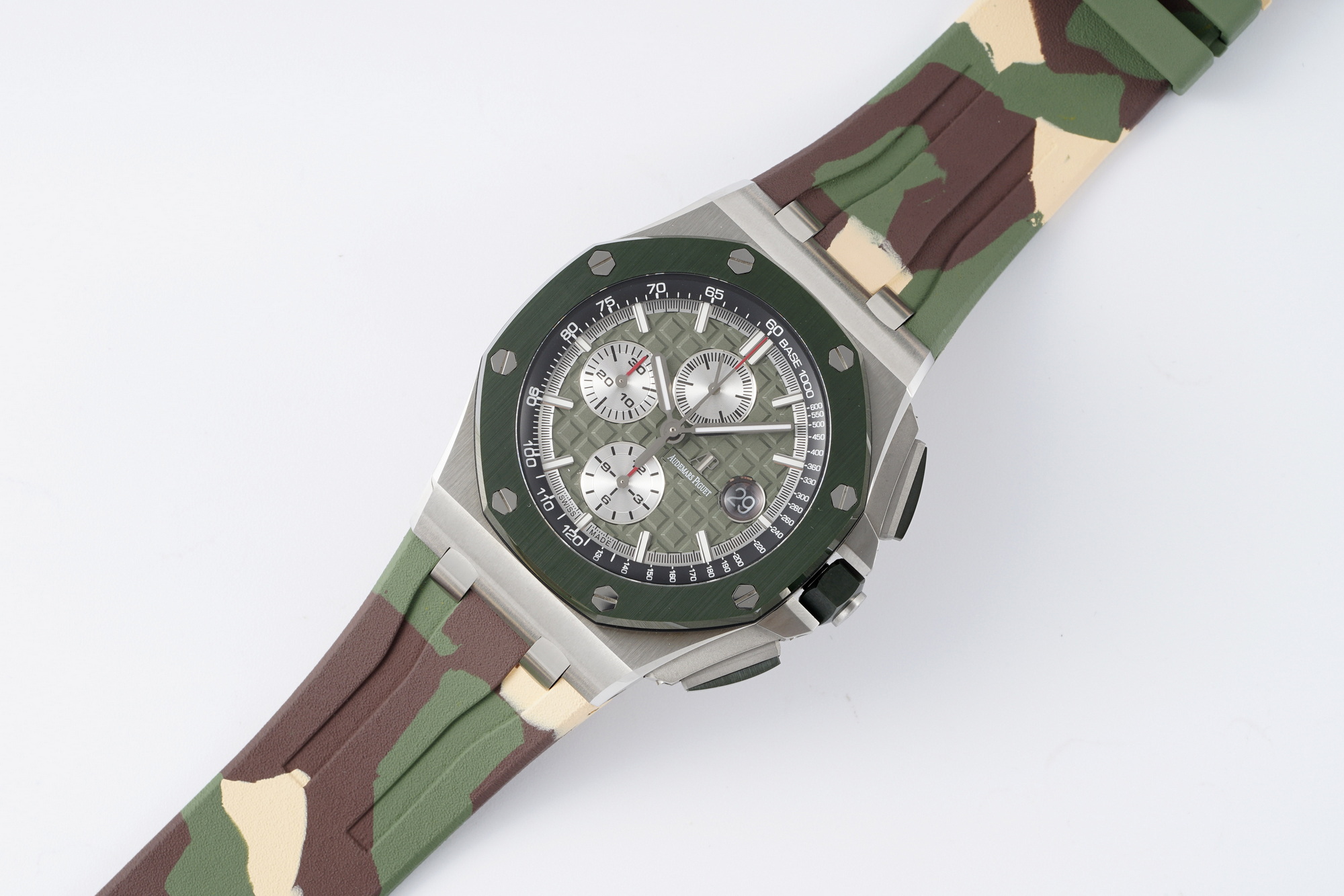 Royal Oak Offshore 44 mm, Green Ref. 26400SO.OO.A055CA.01