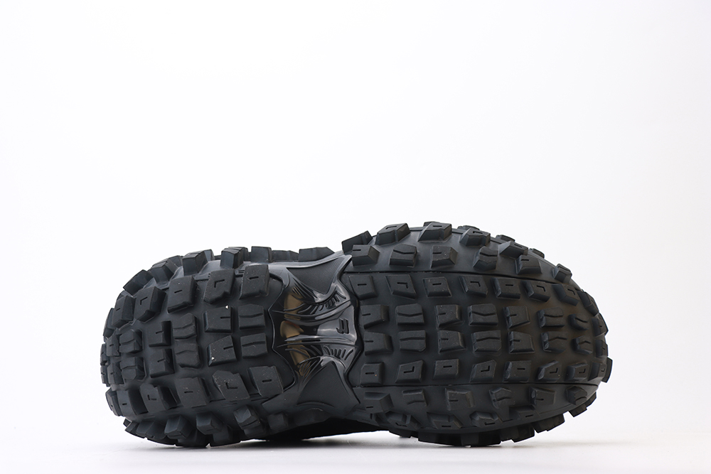 BALENCIAGA DEFENDER BLACK