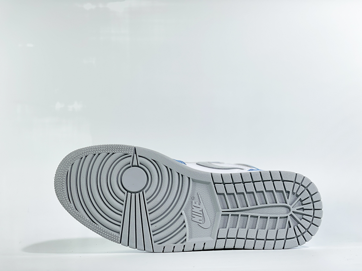 Air Jordan 1 High OG “Hyper Royal”