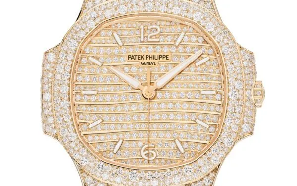 Nautilus 7118/1450R-001 Ladies Automatic 35.2 mm,Rose gold