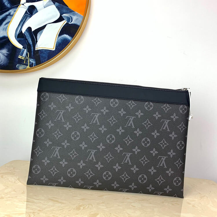 Louis Vuitton Discovery Pochette