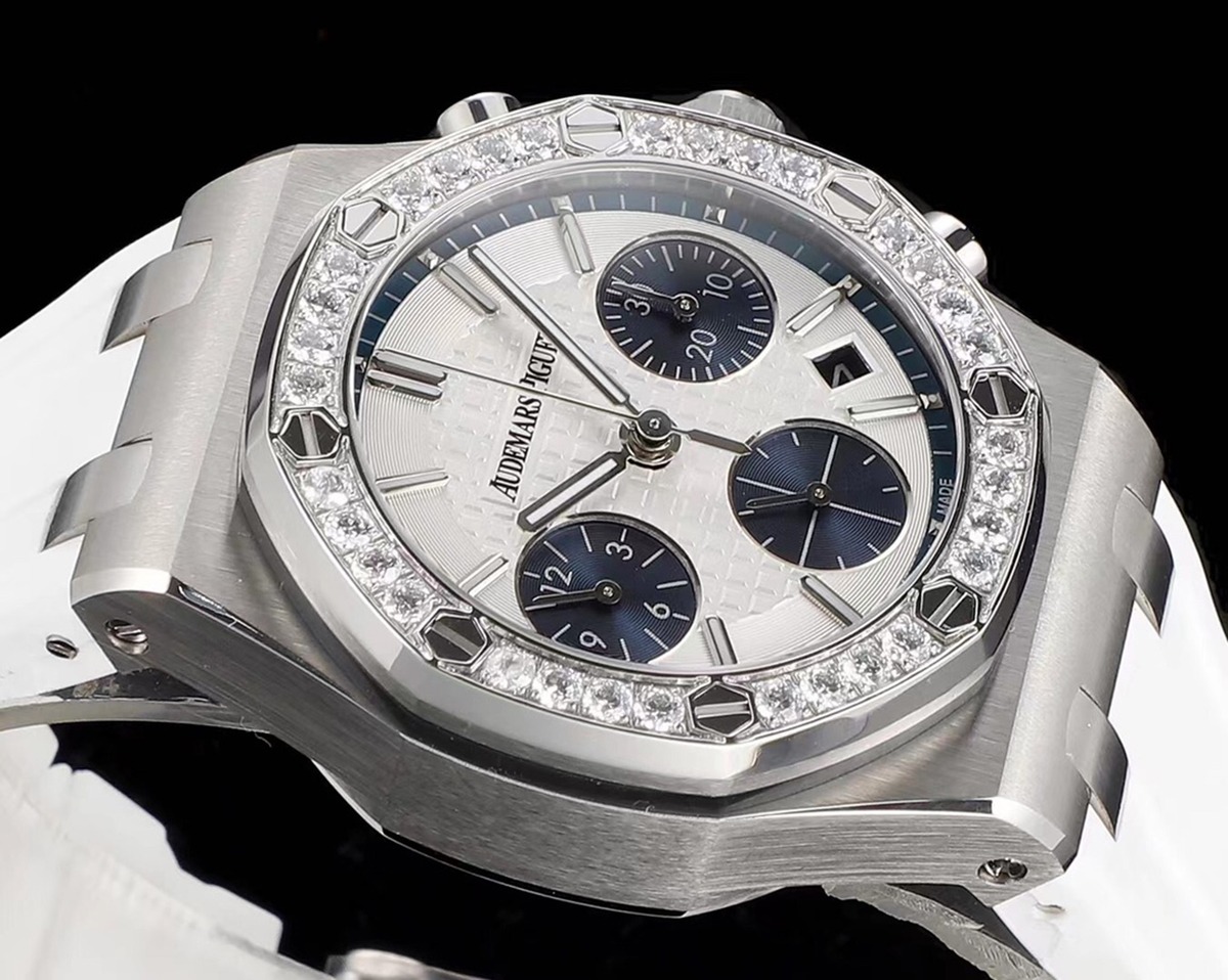 Royal Oak Offshore Chronograph 37 mm, White Ref. 26231ST.ZZ.D010CA.01