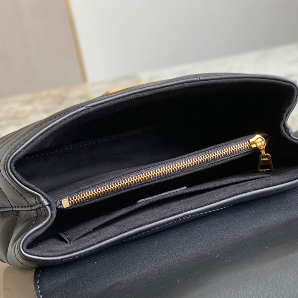 Louis Vuitton Hold Me