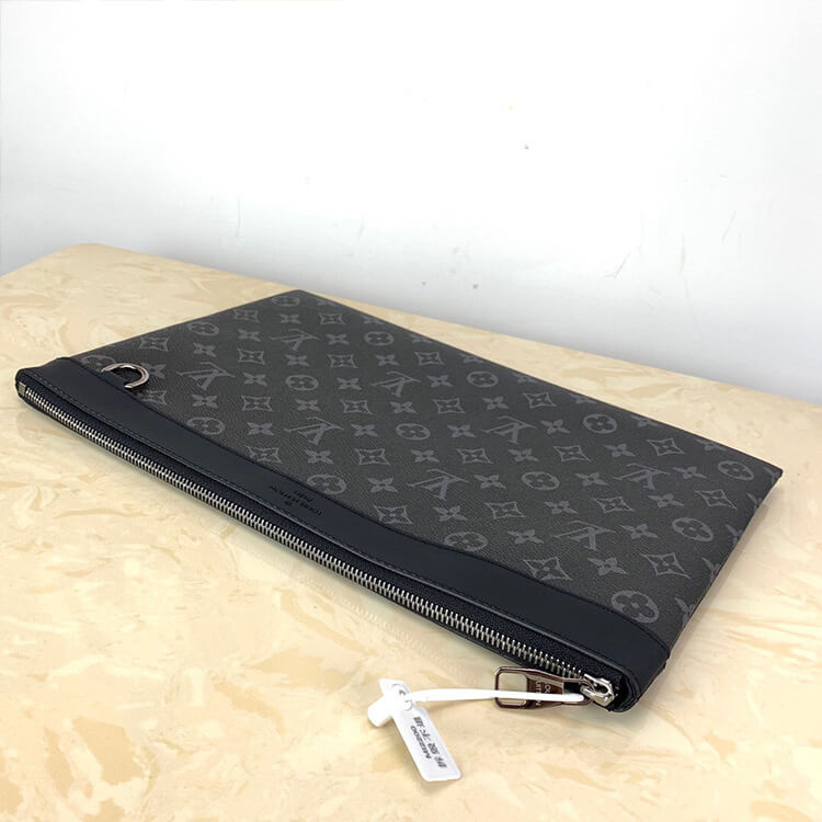 Louis Vuitton Discovery Pochette