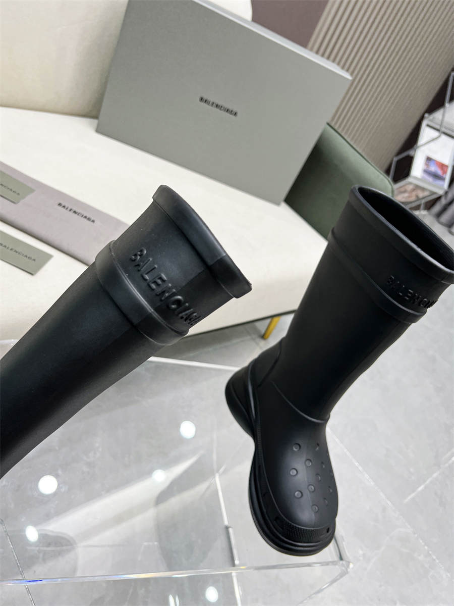 Balenciaga Crocs co-branded cave rain boots