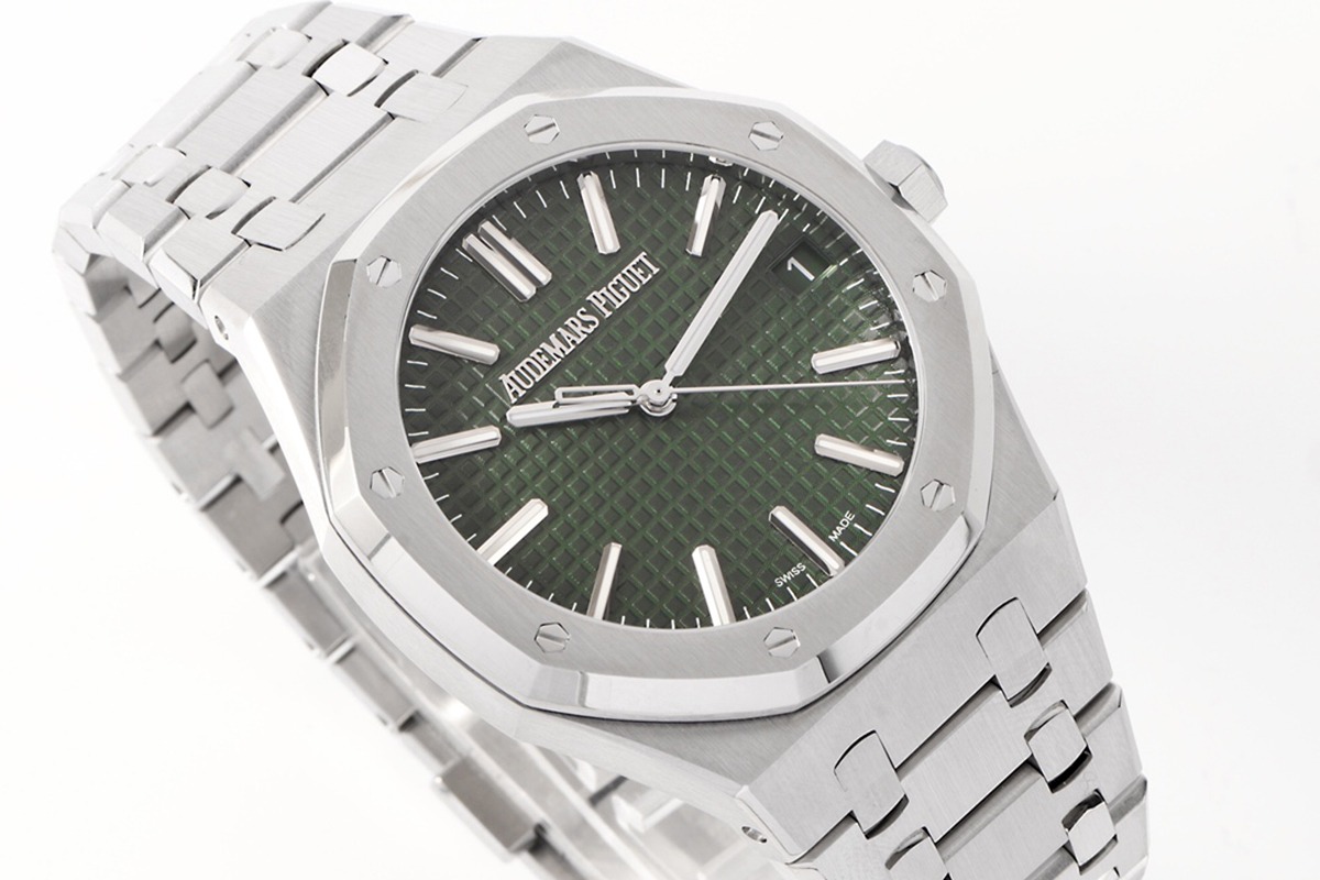 Royal Oak 50th Anniversary 41 mm, Green Ref. 15510ST.OO.1320ST.04