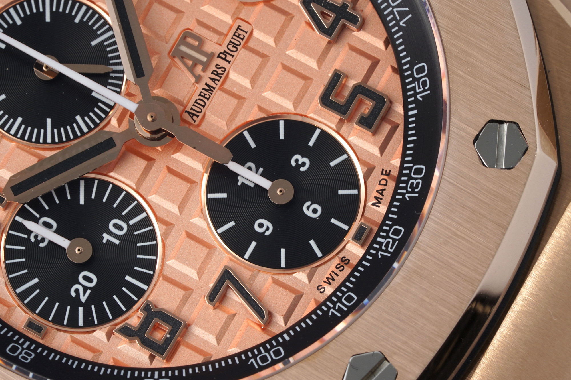 Royal Oak Offshore 42 mm, Champagne Ref. 26470OR.OO.A002CR.01
