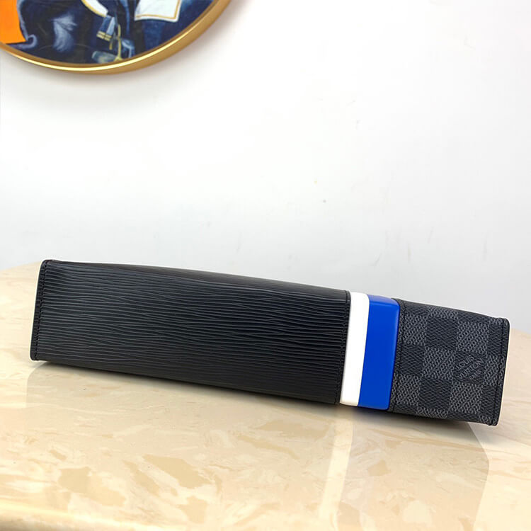 Louis Vuitton Pochette Voyage MM