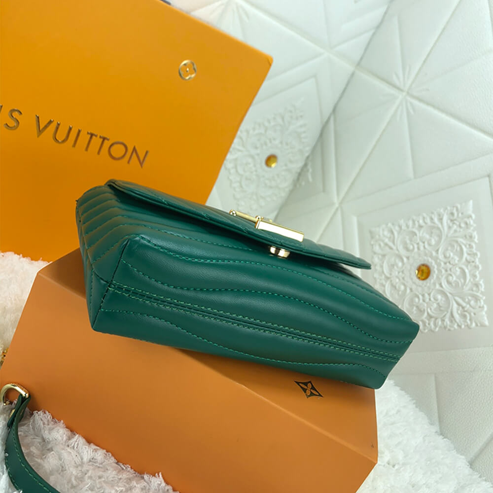 Louis Vuitton NEW WAVE CHAIN BAG