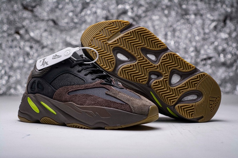 YEEZY 700 RUNNER 36-47