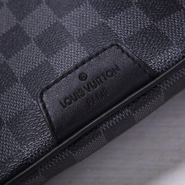 Louis Vuitton Discovery Bumbag