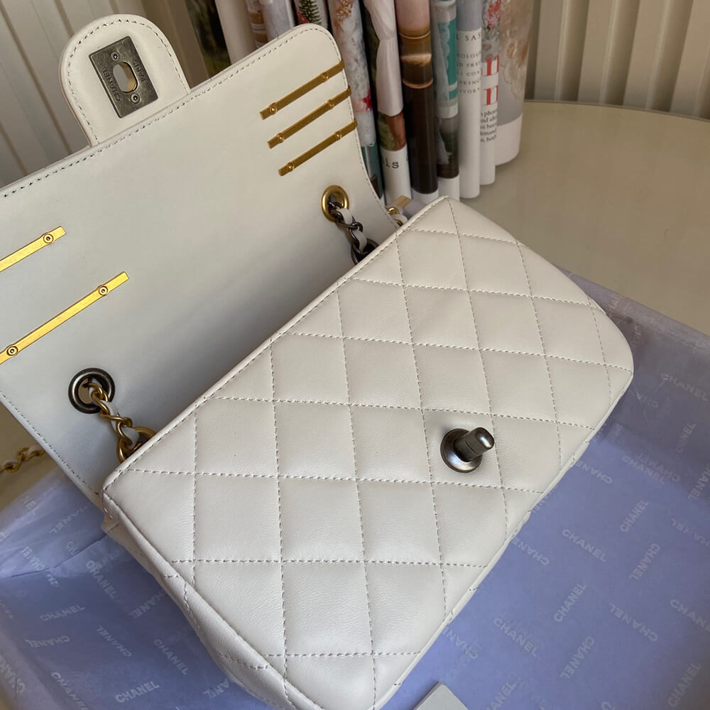 Chanel SMALL FLAP BAG