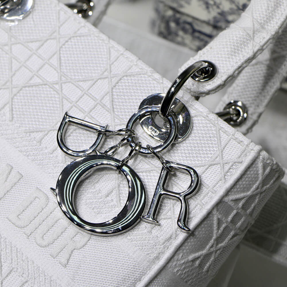 Dior DIOR MEDIUM LADY D-LITE BAG