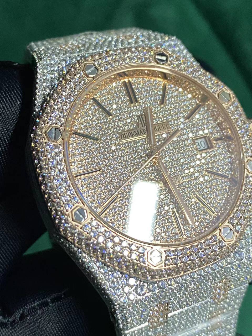Royal Oak Selfwinding 41 mm, Steel/Rose Gold, Gem Set Ref. 15400SR.OO.1220SR.01