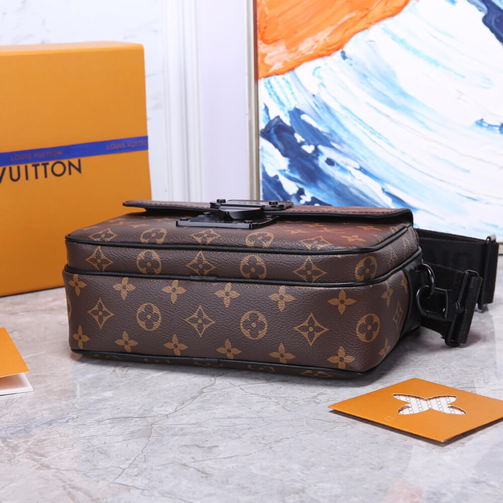 Louis Vuitton S LOCK MESSENGER