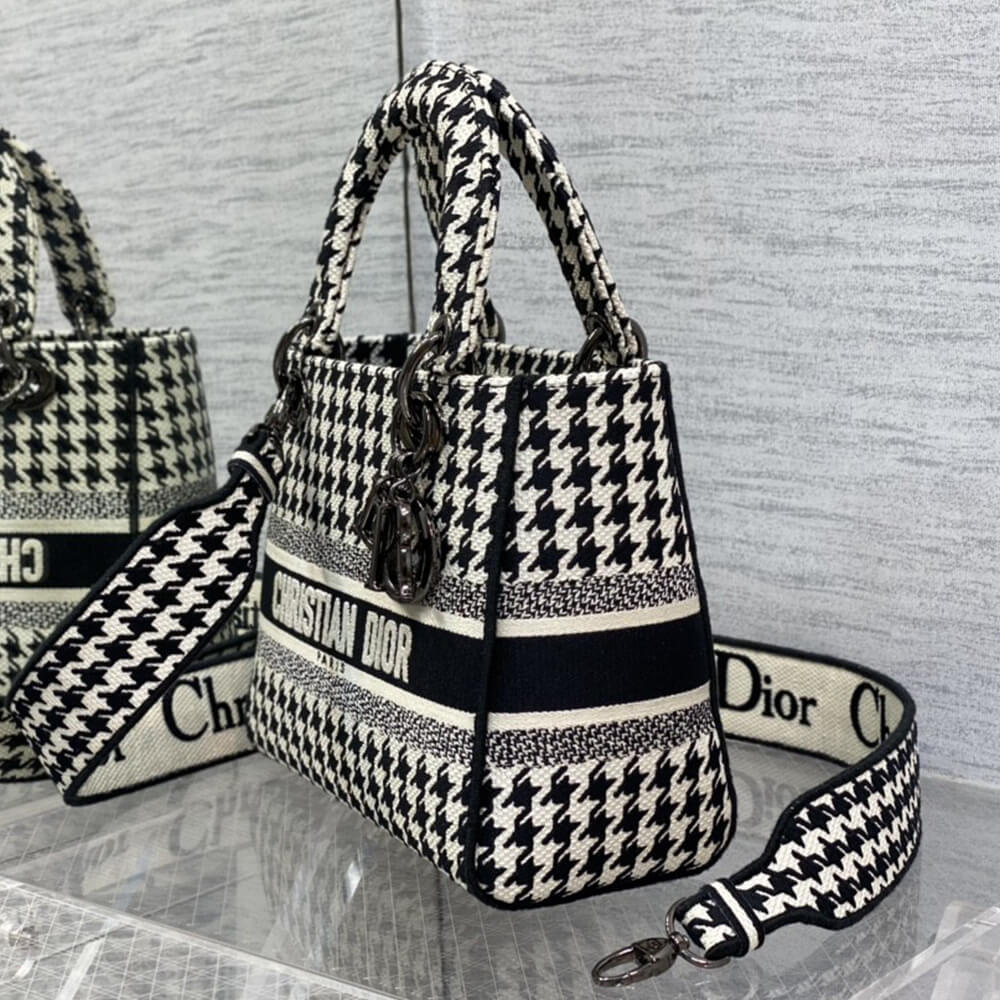 Dior MEDIUM LADY D-LITE BAG