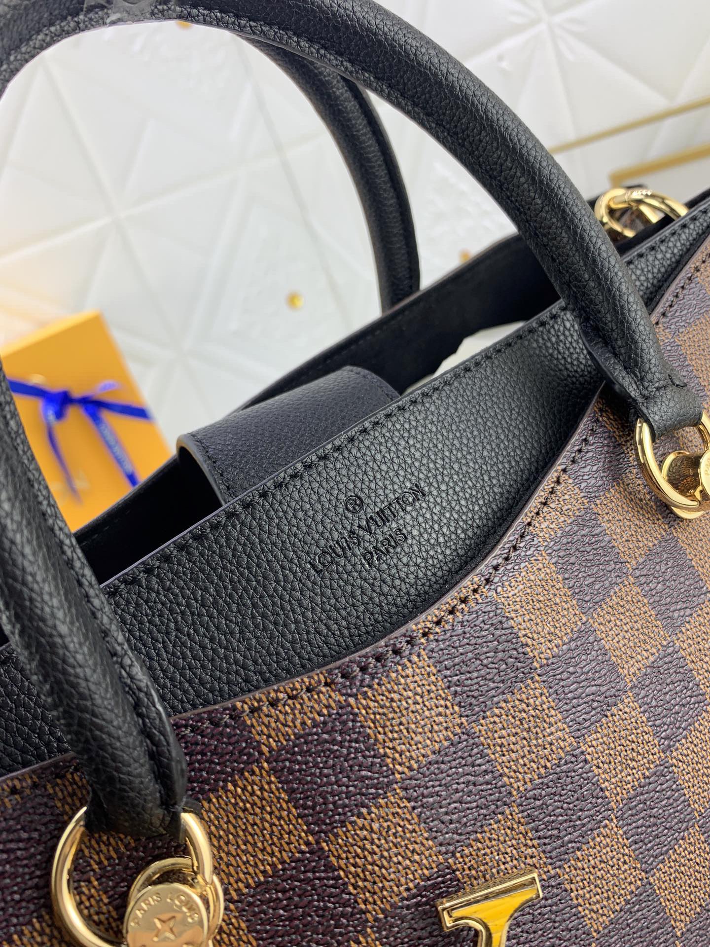 Louis Vuitton RIVERSIDE