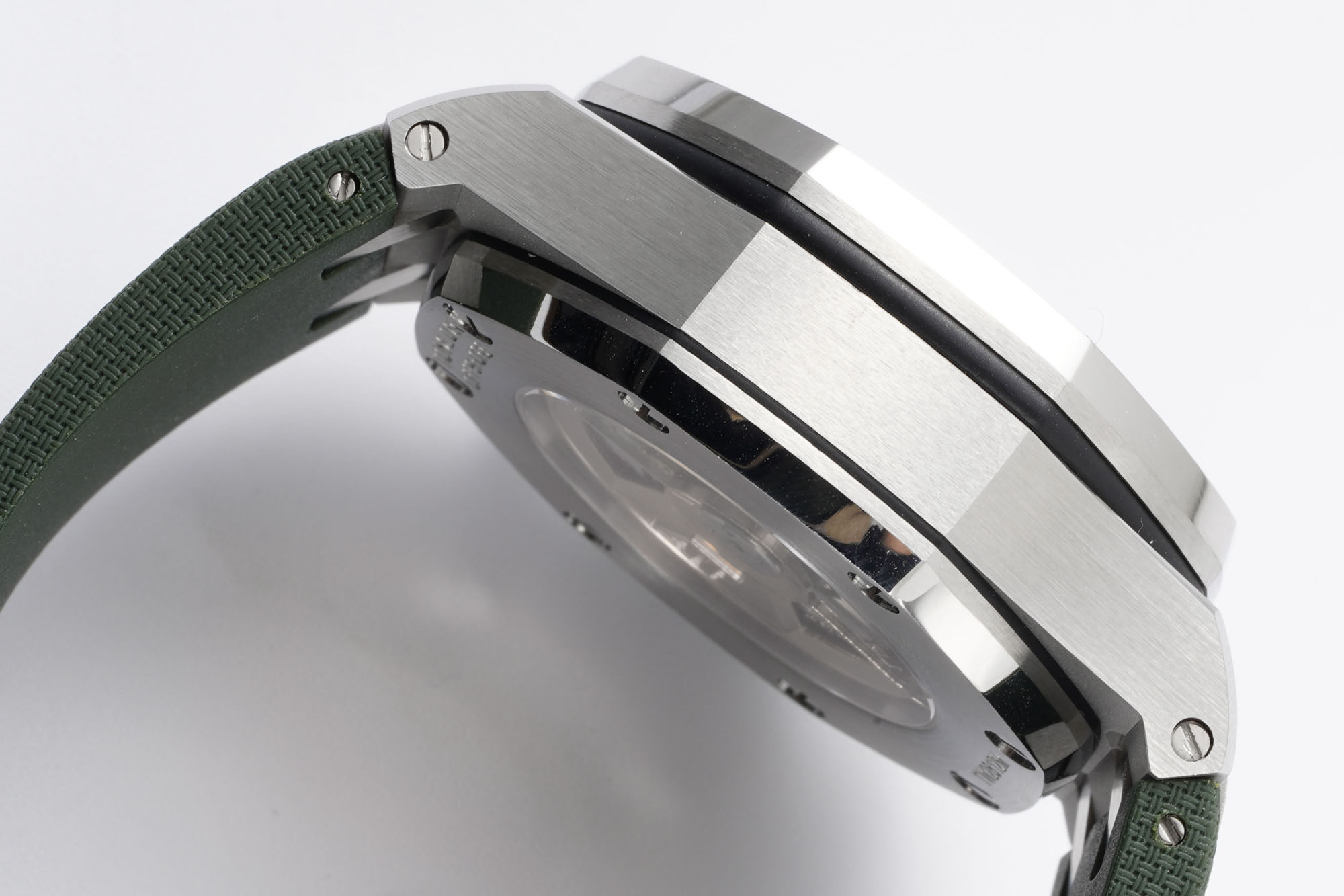 Royal Oak Offshore 42 mm, Green Ref. 26238TI.OO.A056CA.01