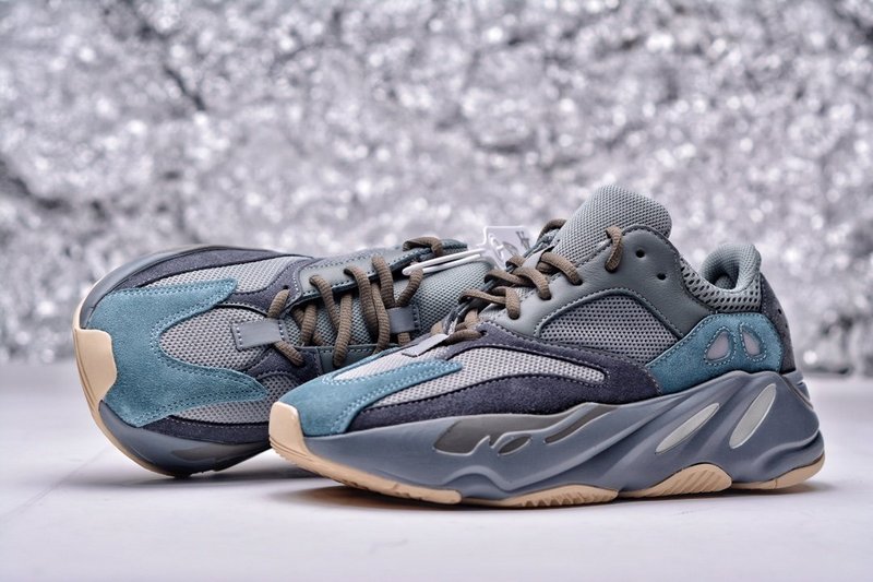 YEEZY 700 RUNNER “TEAL BLUE”