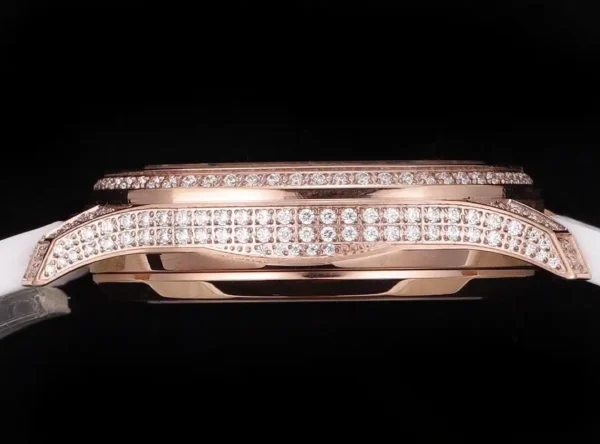 Aquanaut 5269/200R Luce Travel Time 38.8 mm,Gold