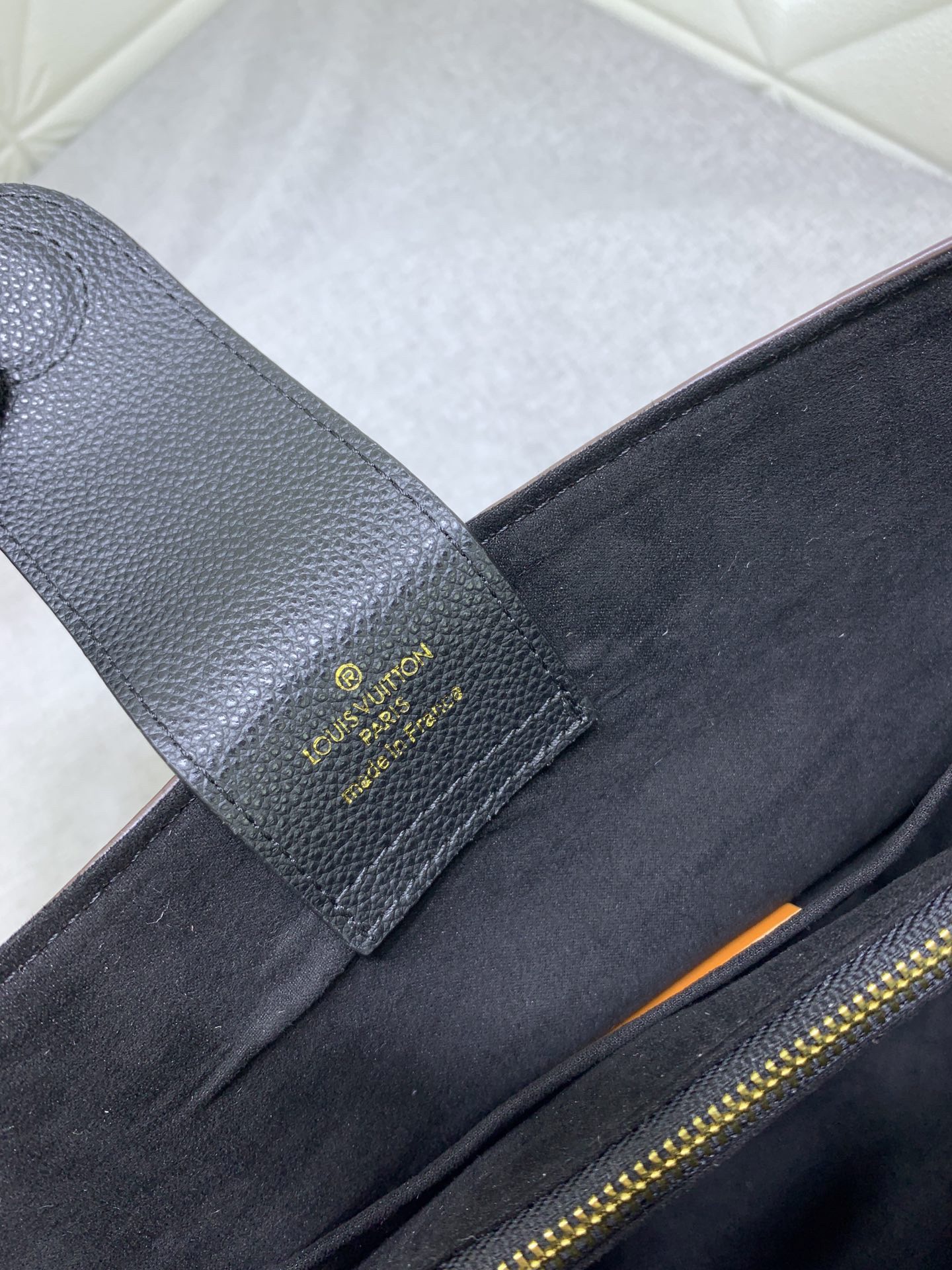 Louis Vuitton RIVERSIDE