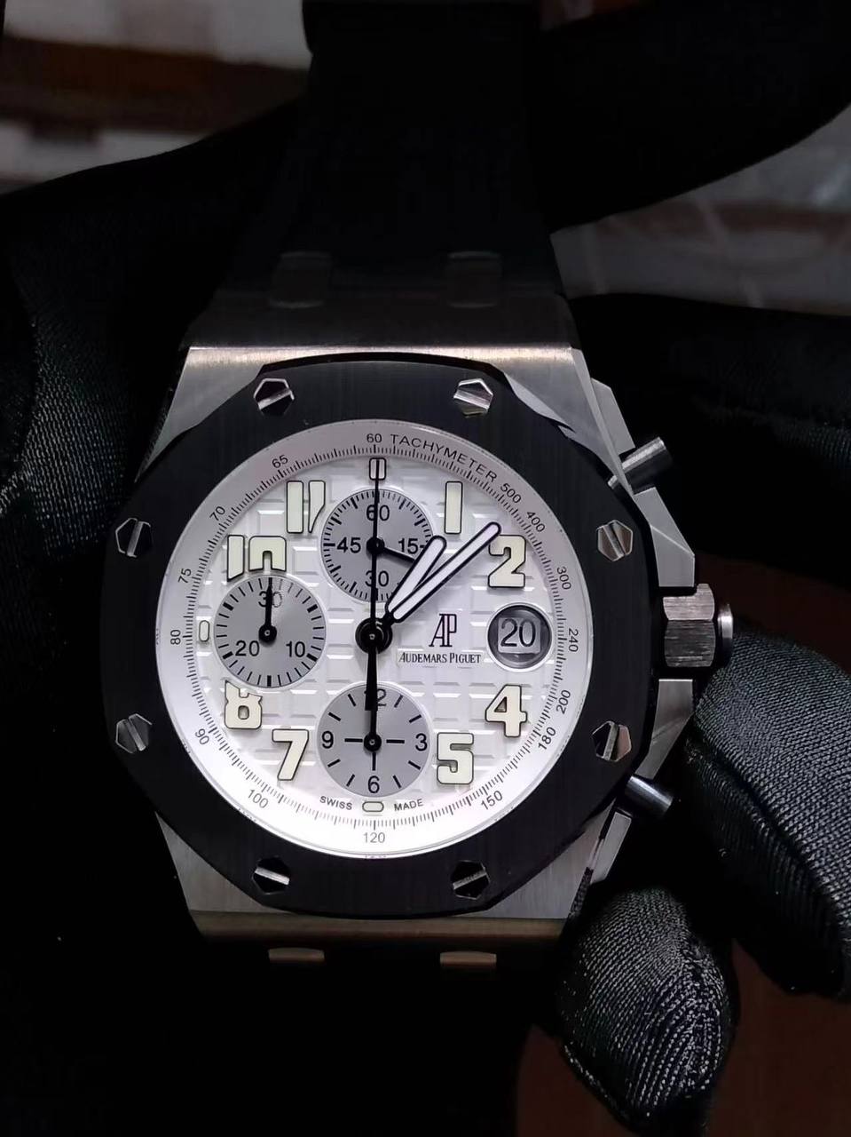 Royal Oak Offshore “Rubberclad” 42 mm, White Ref. 25940SK.OO.D002CA.02