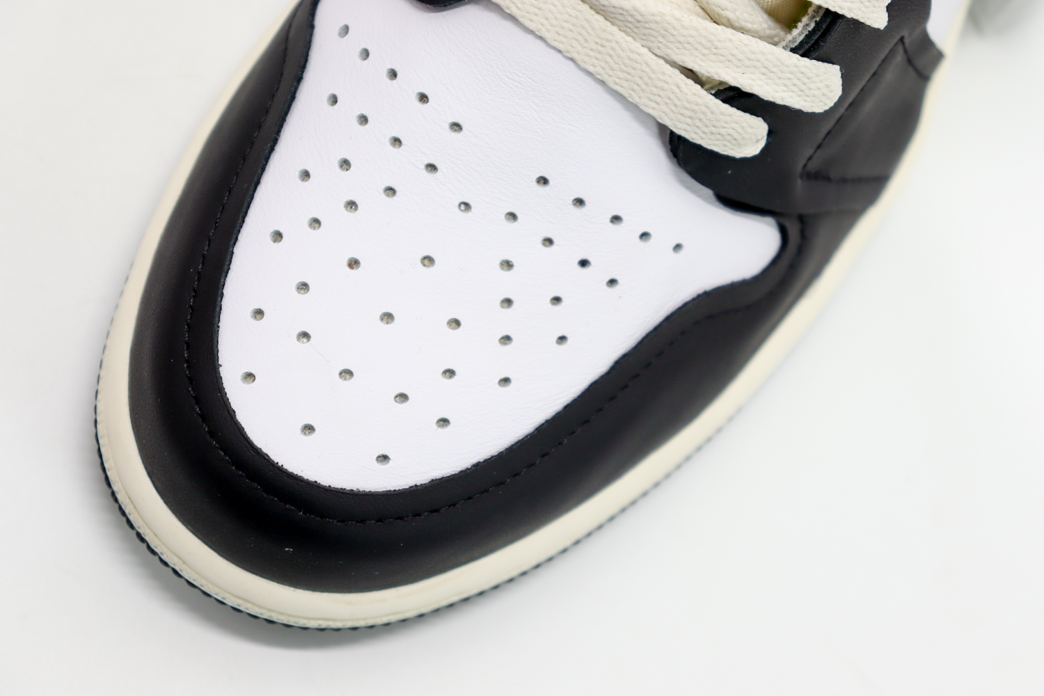 AIR JORDAN 1 HIGH OG VOLT GOLD