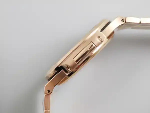 Nautilus 5711/1R-001  40 mm, Rose Gold