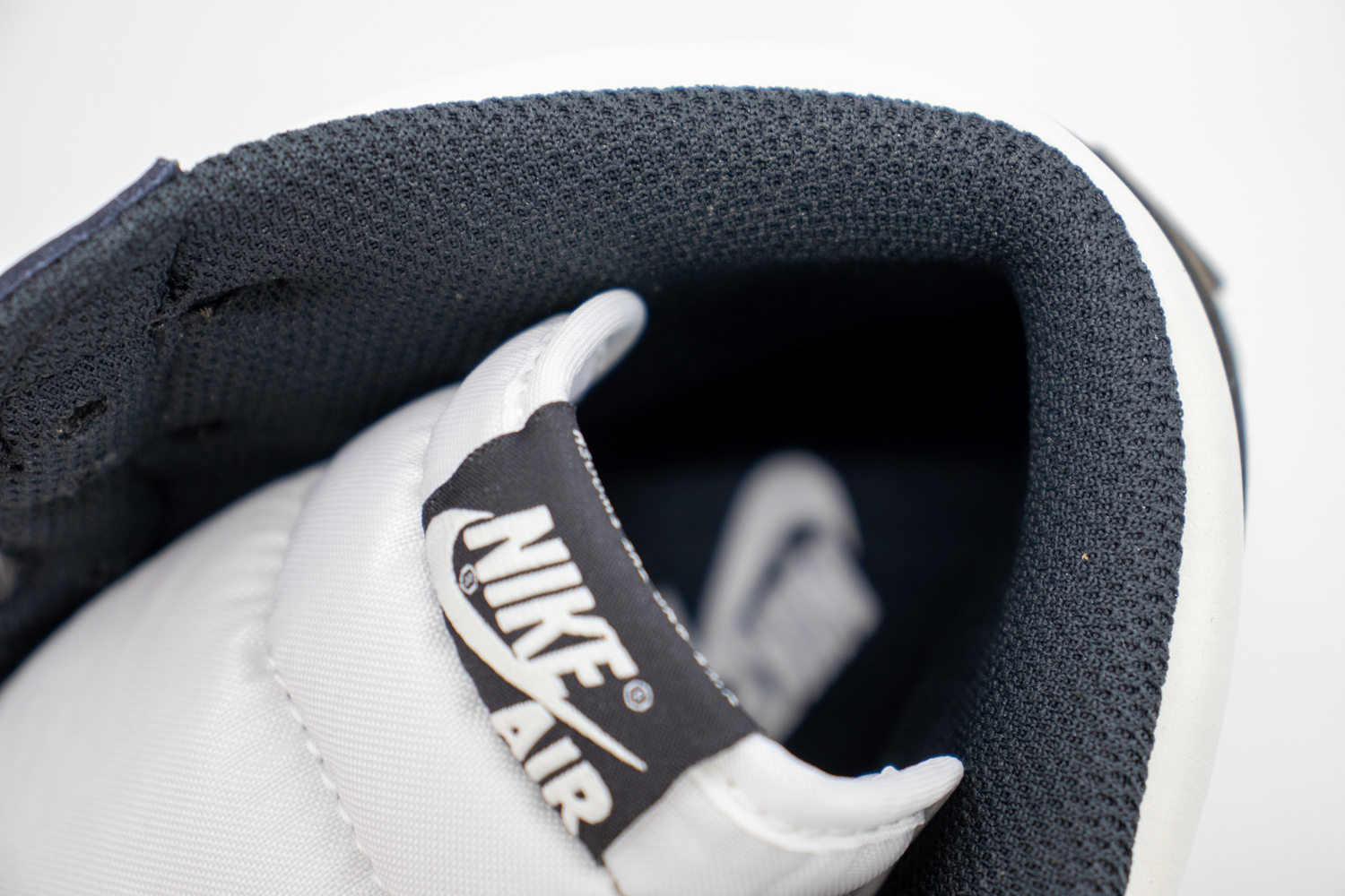 AIR JORDAN 1 DARK MOCHA