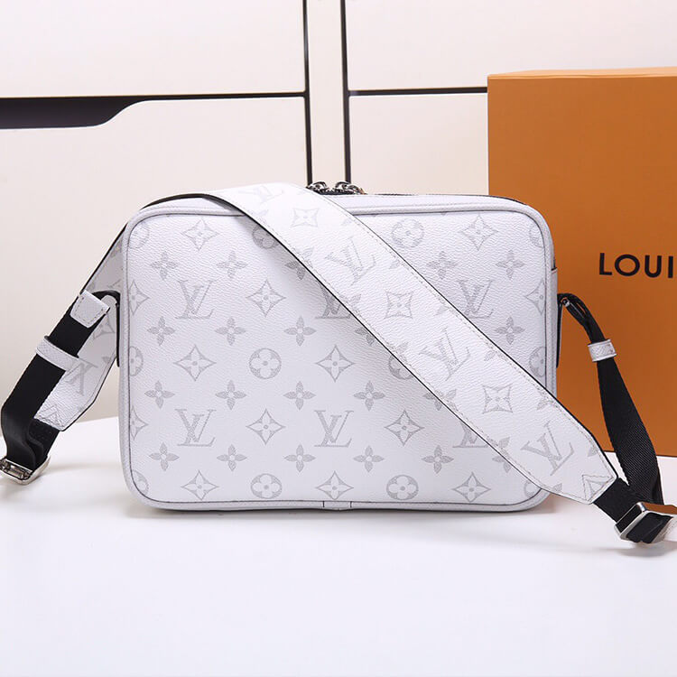 Louis Vuitton Outdoor Messenger