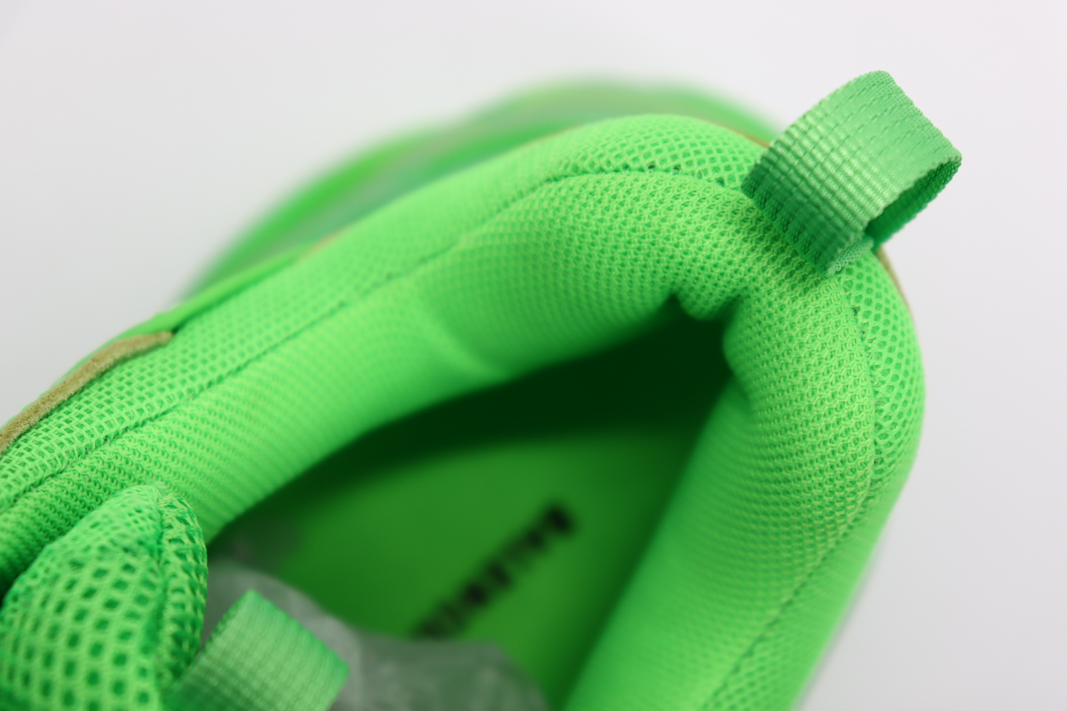 BALENCIAGA TRIPLE S GREEN