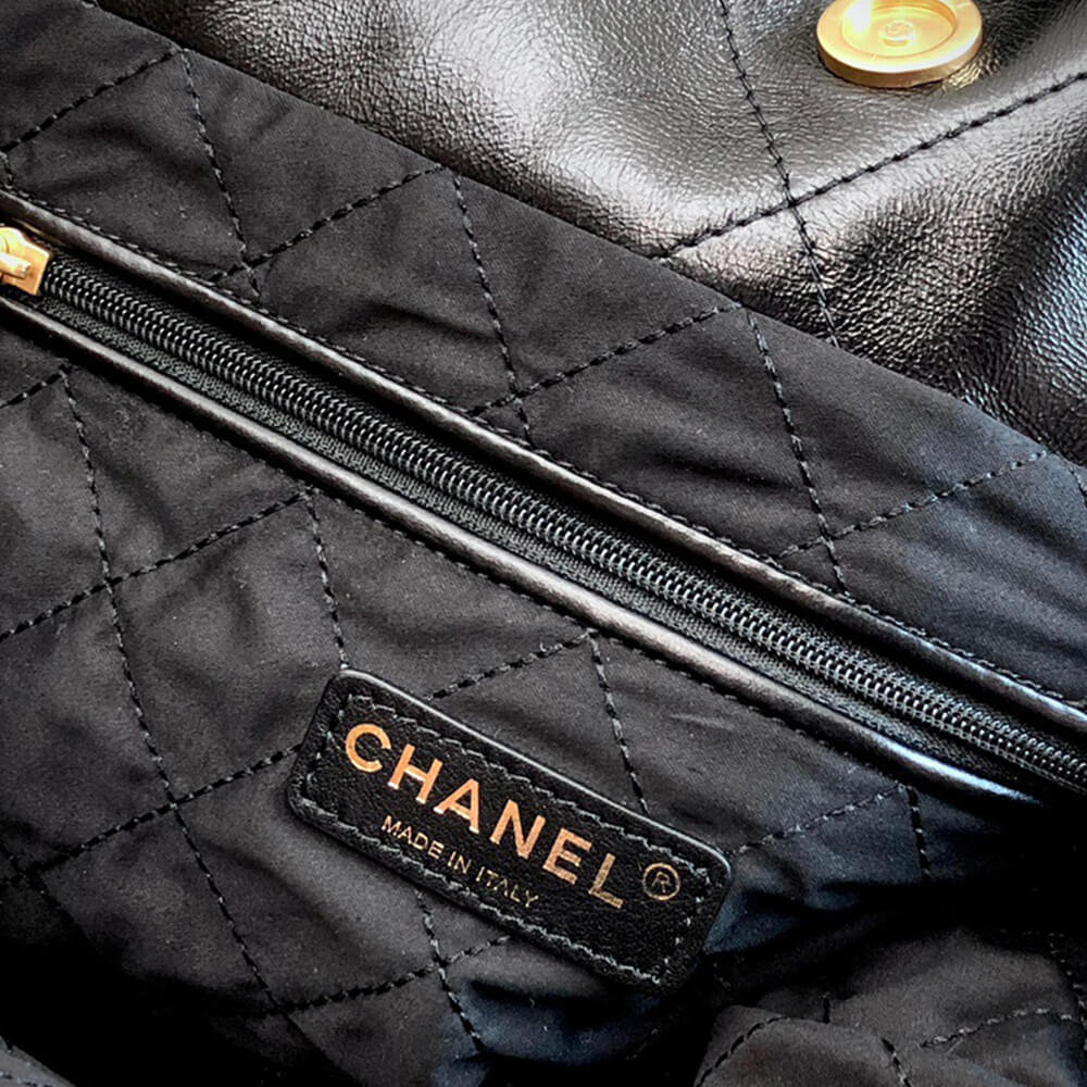 Chanel 22 SMALL HANDBAG