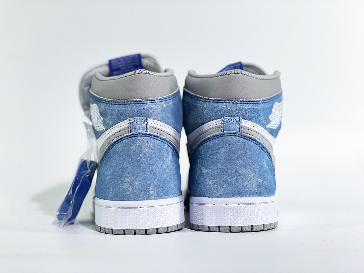 Air Jordan 1 High OG “Hyper Royal”