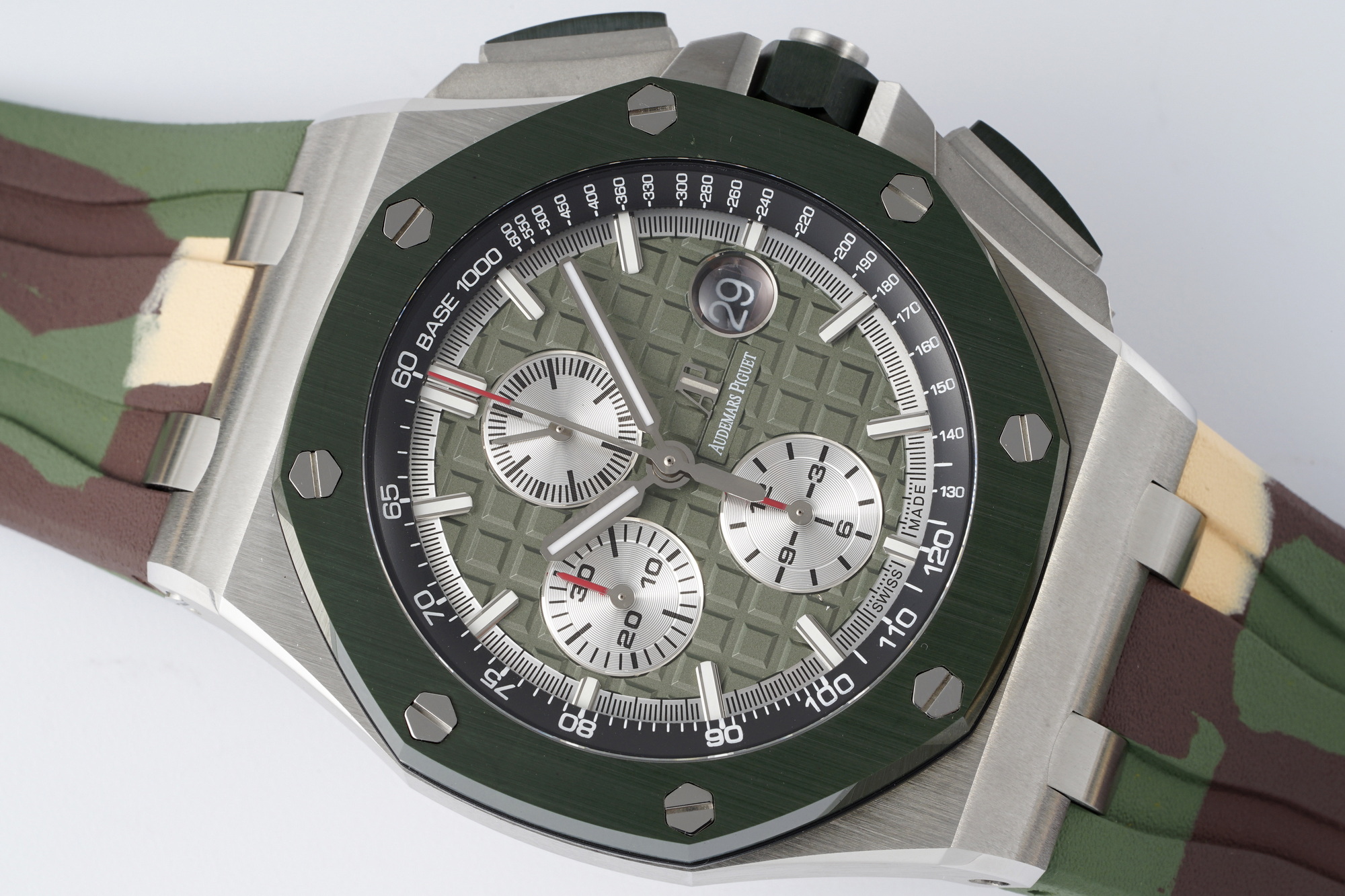 Royal Oak Offshore 44 mm, Green Ref. 26400SO.OO.A055CA.01