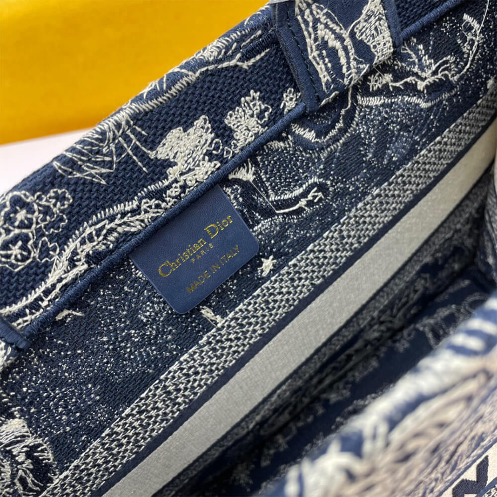 Dior SMALL DIORAMOUR DIOR BOOK TOTE