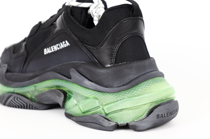 BALENCIAGA TRIPLE S SNEAKER BLACK GREEN