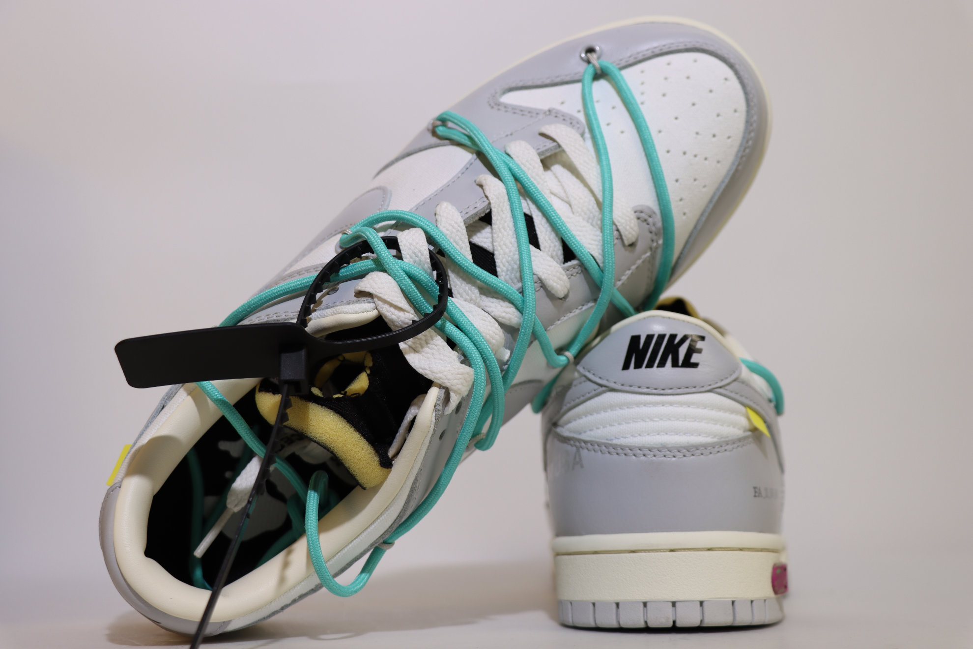 Off White Low Lot 04 of The 50