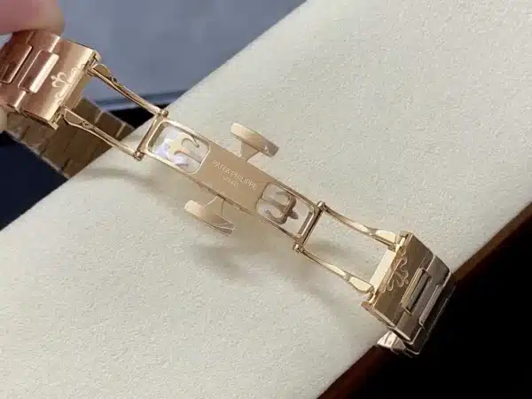 Nautilus 7118/1R-001 Ladies Automatic 35.2 mm,Rose gold