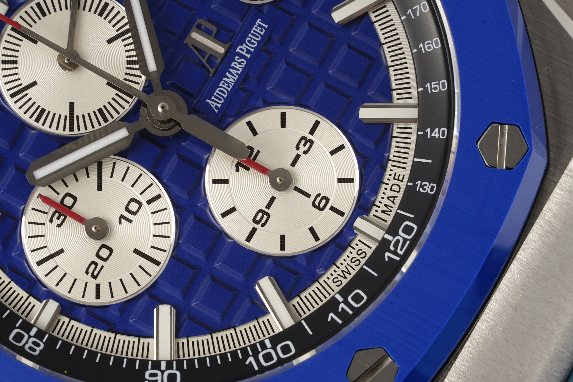 Royal Oak Offshore 44 mm, Blue Ref. 26400SO.OO.A335CA.01