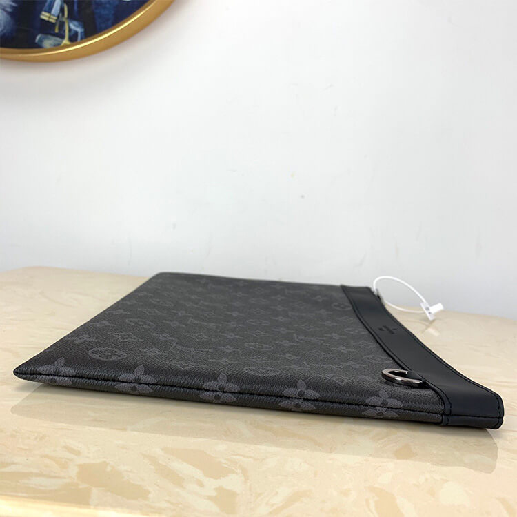 Louis Vuitton Discovery Pochette